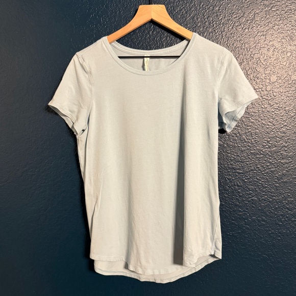 Lululemon Light Blue Lightweight Women's Top - Picture 1 of 4